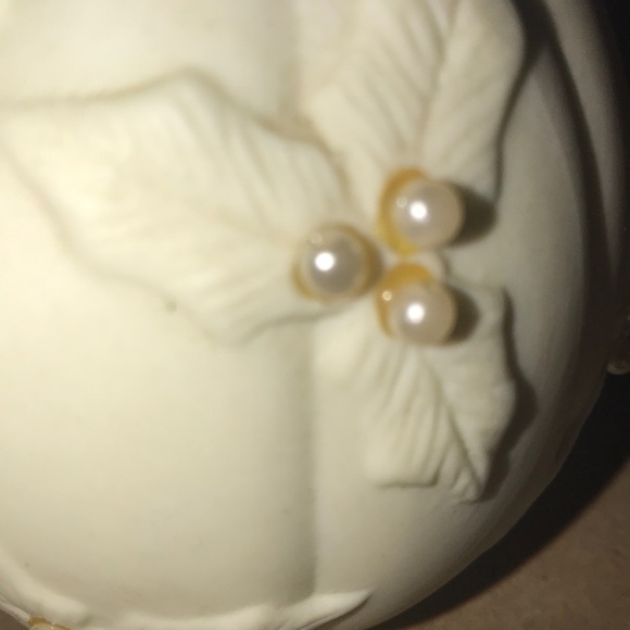 Beaded Vase - Picture 4 of 5